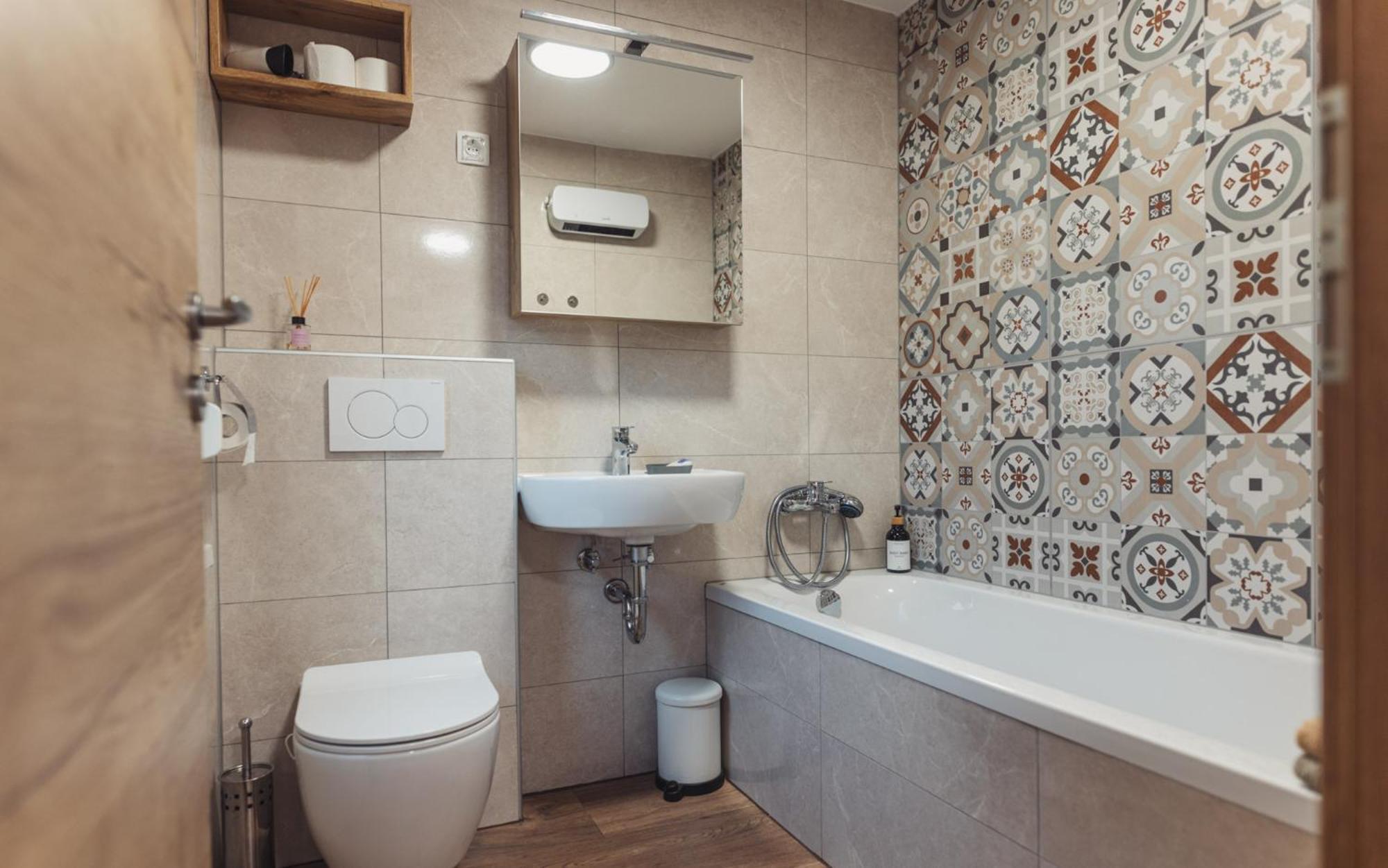 Apartma Hisa Na Ravnah With Hot Tub Pišece Exteriör bild