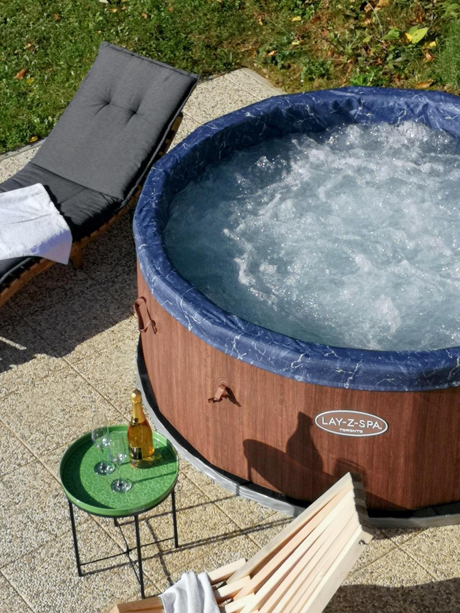 Apartma Hisa Na Ravnah With Hot Tub Pišece Exteriör bild